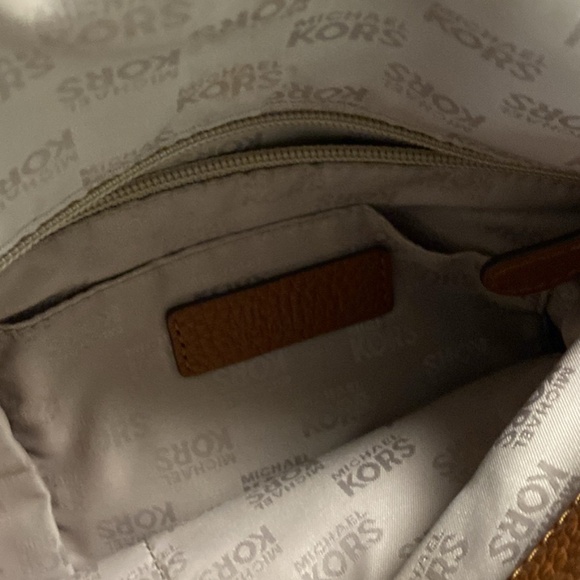 Authentic Michael Kors purse - Picture 3 of 5